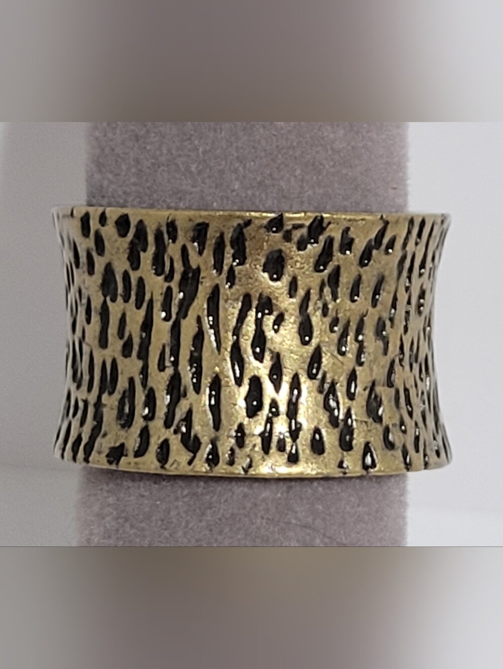 Lia Sophia (Kiam Family) Band Ring ❤️ Gorgeous & NWOT Size 10 Fits Like Size 9